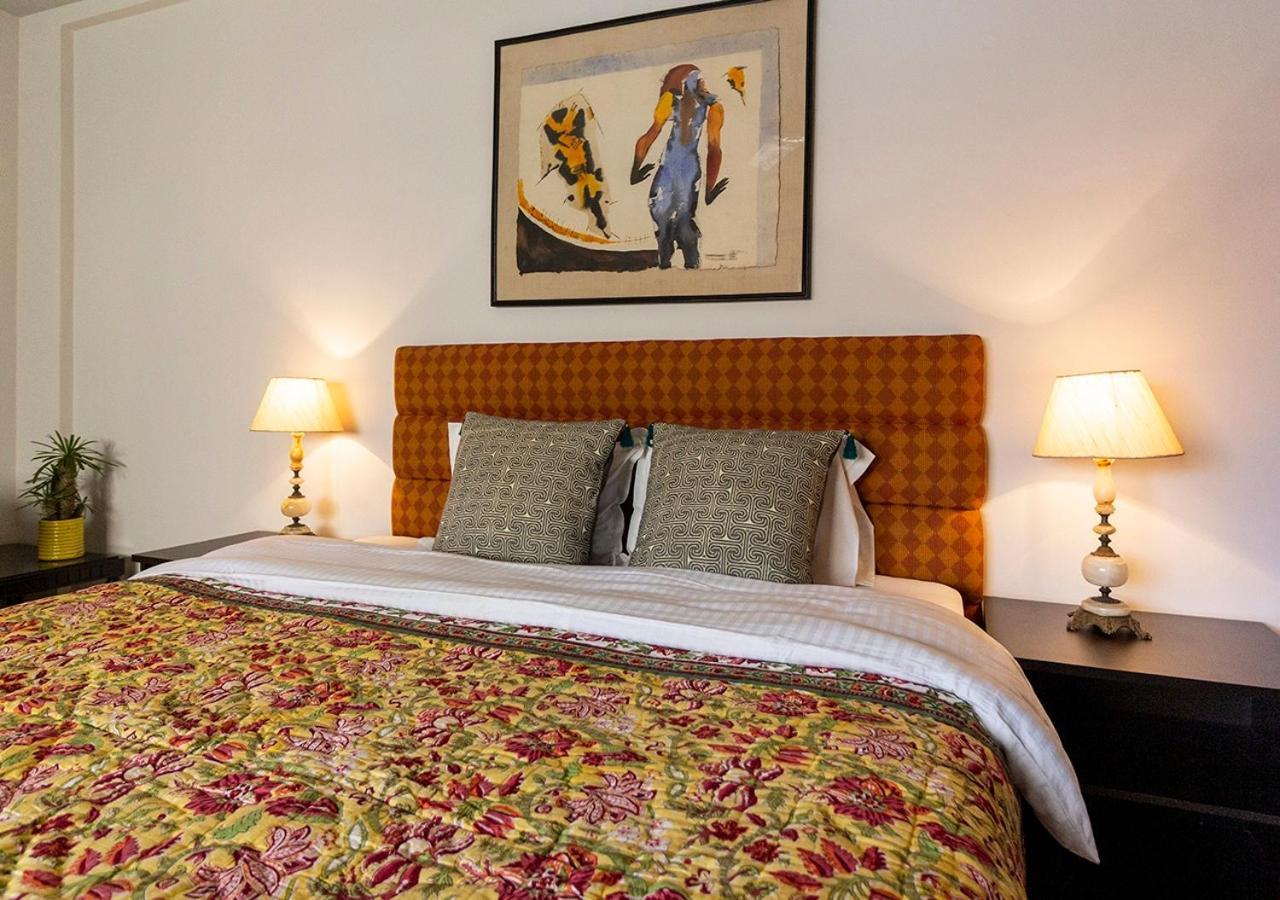 Neelam Bed & Breakfast Kolkata Exterior photo